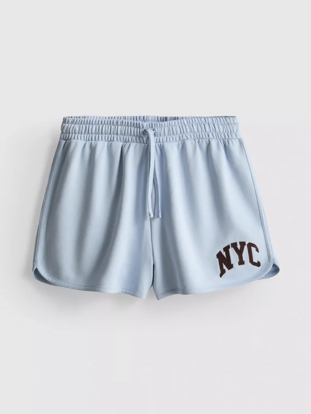 Puuvillapitoiset rennot NYC-shortsit