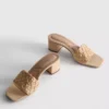 Raffia-materiaaliset mules-korkokengät, joissa on paksu kantapää