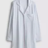 Raidallinen oversized-tyylinen boyfriend-yöpaita