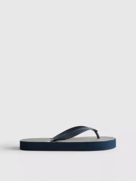 Raidalliset flatform-sandaalit