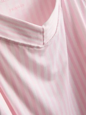 Raidalliset lyhyet pyjamat