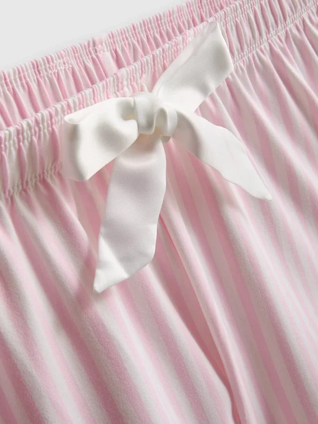 Raidalliset lyhyet pyjamat