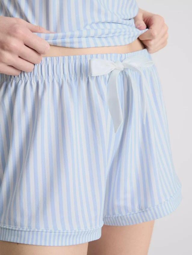 Raidalliset lyhyet pyjamat