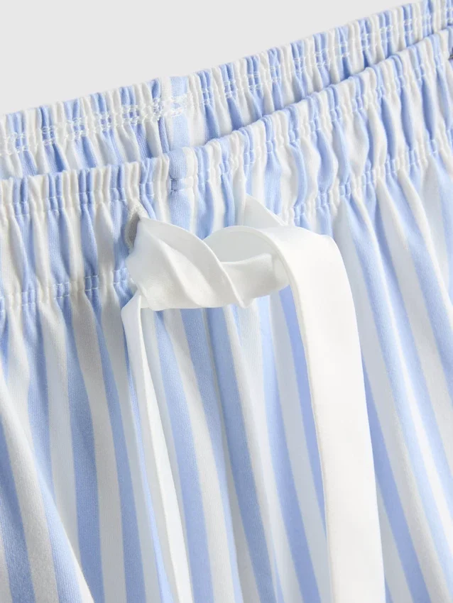 Raidalliset lyhyet pyjamat