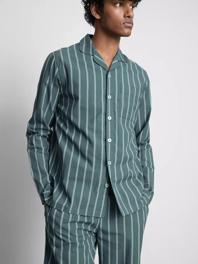 Raidalliset popliiniset pitkät pyjamat