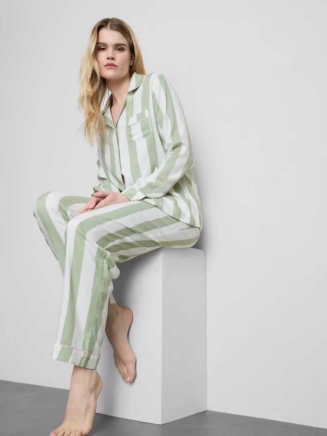 Raidalliset puuvillaiset boyfriend-pyjamat