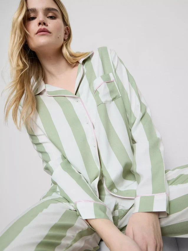 Raidalliset puuvillaiset boyfriend-pyjamat