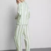 Raidalliset puuvillaiset boyfriend-pyjamat