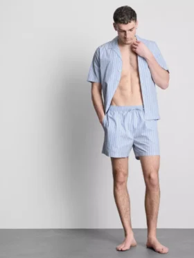 Raidalliset pyjamat-shortsit