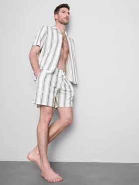 Raidalliset pyjamat-shortsit