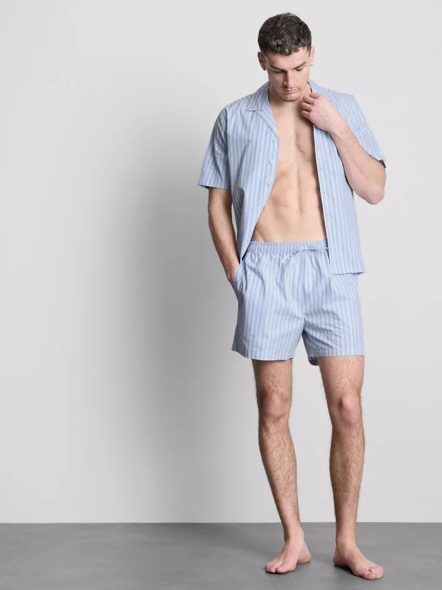 Raidalliset pyjamat-shortsit