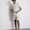 Raidalliset pyjamat-shortsit