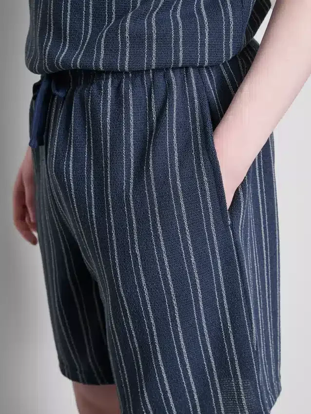 Raidalliset pyjamat-shortsit