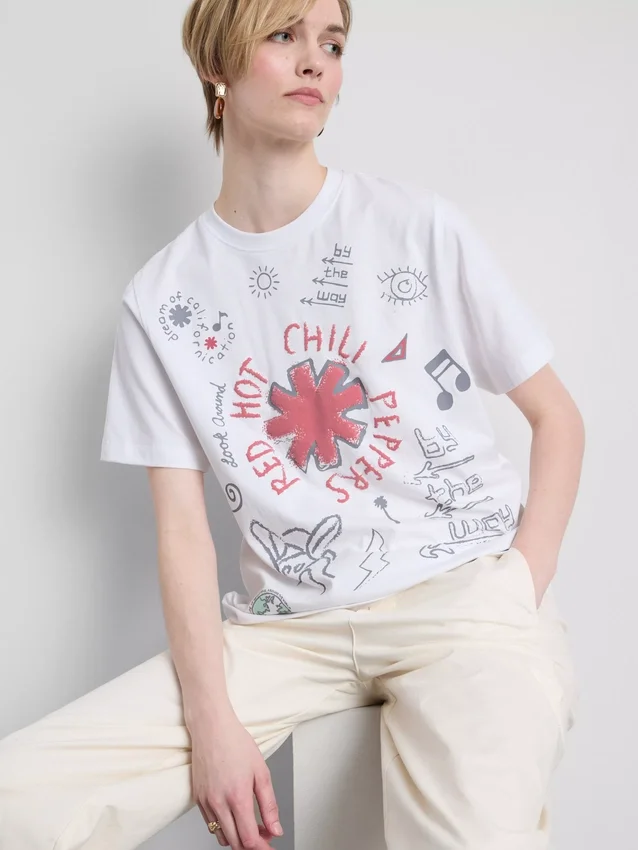 Red Hot Chili Peppers -kuvioinen t-paita
