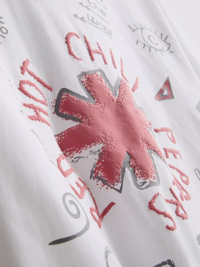 Red Hot Chili Peppers -kuvioinen t-paita