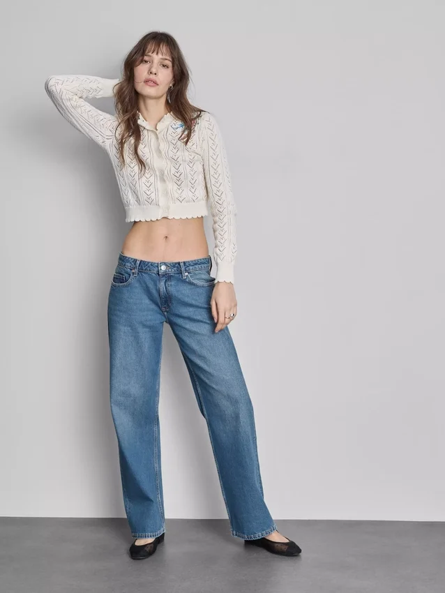 Rento, matalavyötäröinen suorajalkaiset farkut