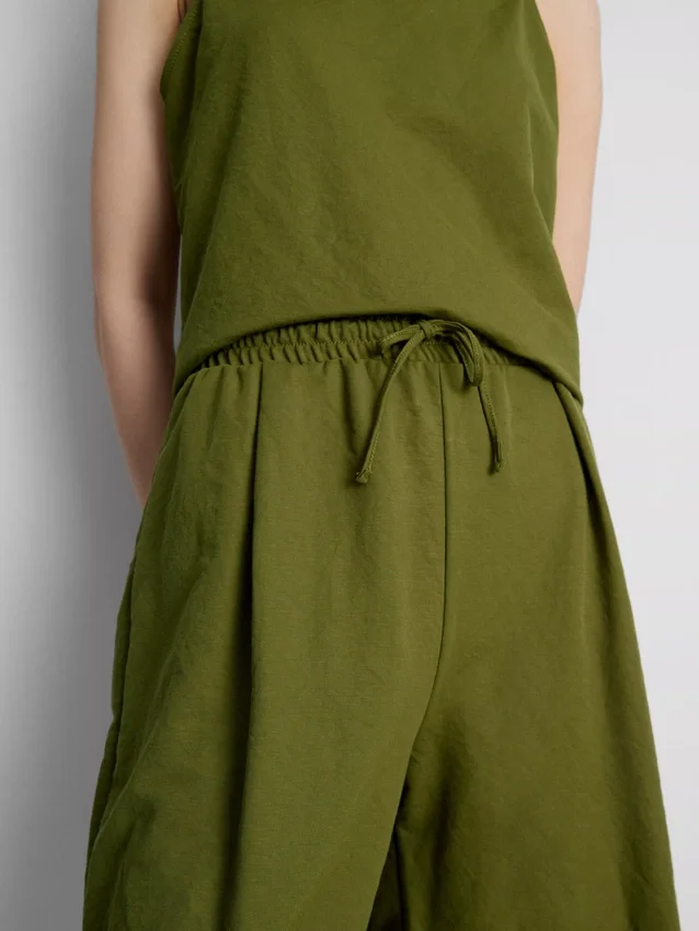 Rentoja, teksturoituja bermuda-shortsit