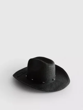 Reunustettu olkikowboyhattu