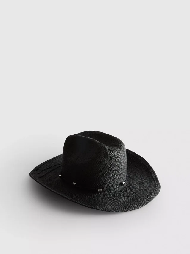 Reunustettu olkikowboyhattu