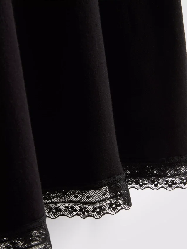 Saumaton mini-slip-mekko
