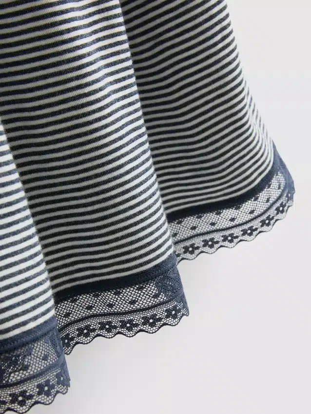 Saumaton mini-slip-mekko