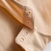Saumaton muotoileva bodysuit
