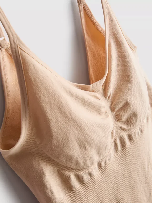Saumaton muotoileva bodysuit