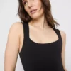 Saumaton neliönkaulainen body