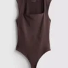 Saumaton neliönkaulainen body