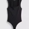 Saumaton neliönkaulainen body