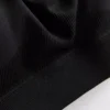 Saumaton, selän takaa ristikkäin menevä urheilullinen crop-toppi