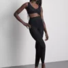 Saumaton, vartaloa tasoittava bralette