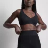 Saumaton, vartaloa tasoittava bralette