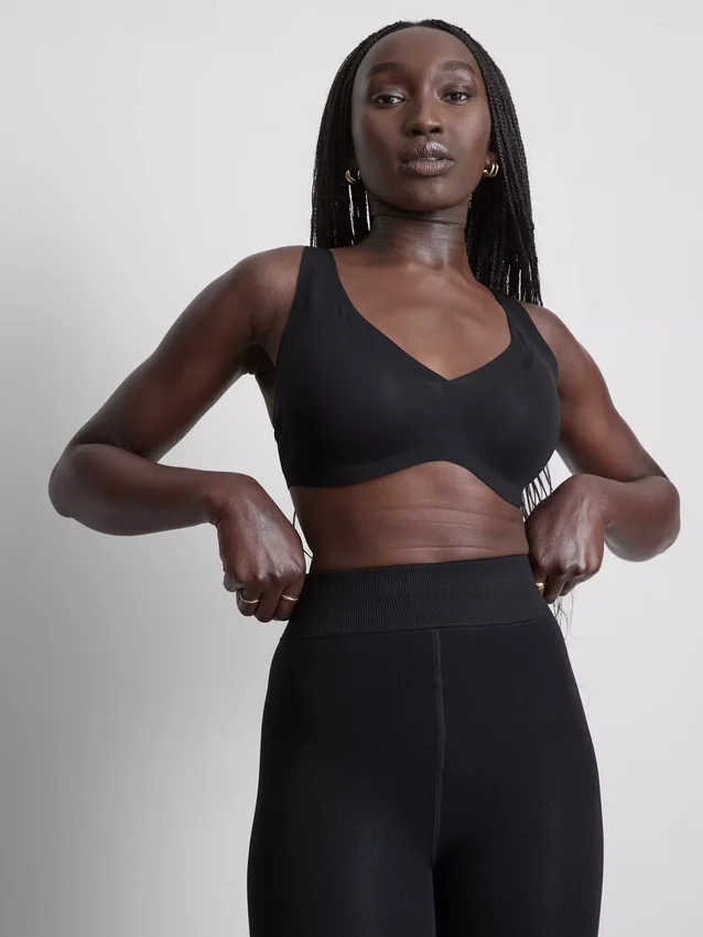 Saumaton, vartaloa tasoittava bralette
