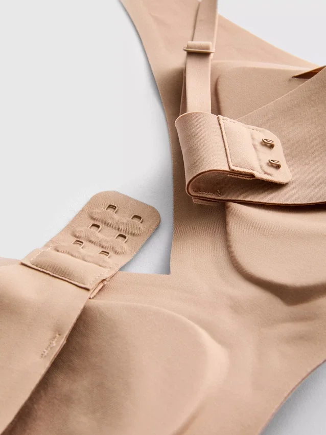Saumaton, vartaloa tasoittava bralette