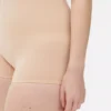 Saumattomat muotoilevat shortsit