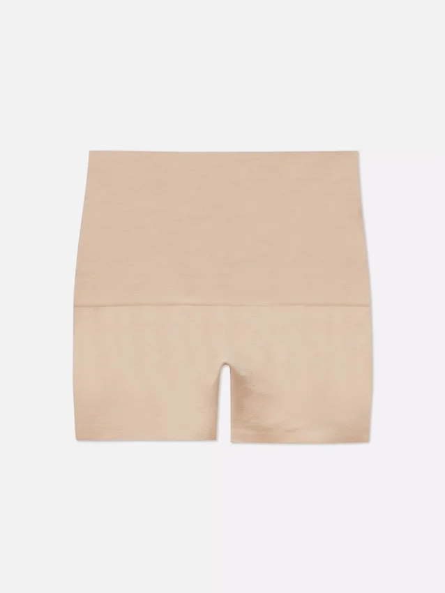 Saumattomat muotoilevat shortsit
