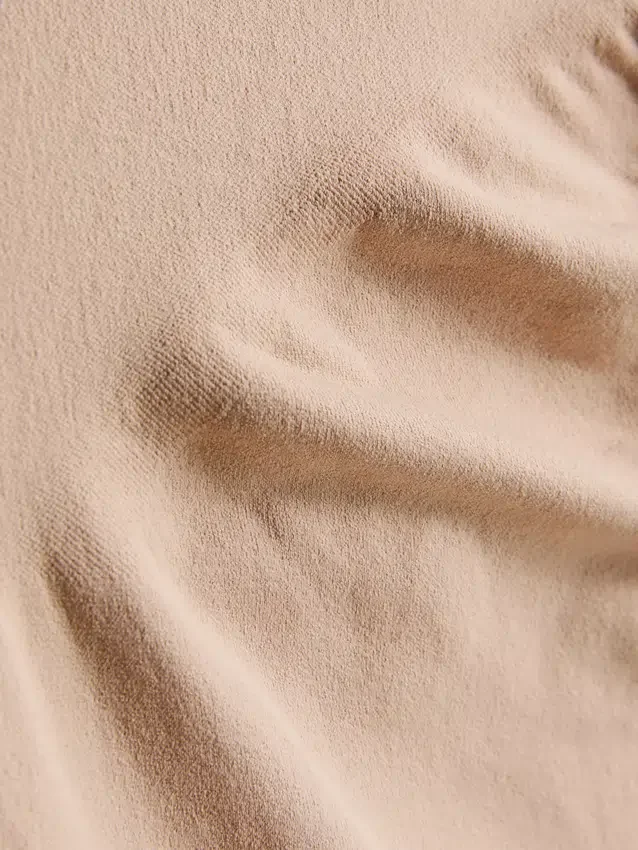 Saumattomat peppua kohottavat shortsit