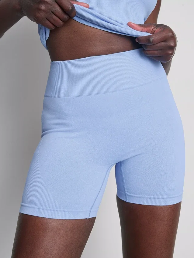 Saumattomat scrunch-shortsit