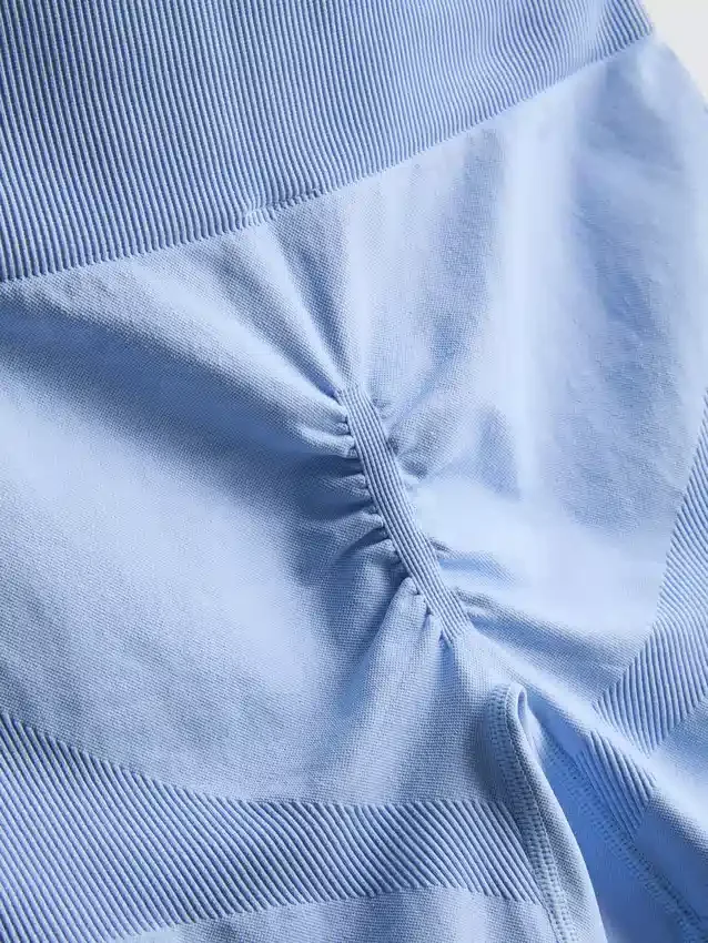 Saumattomat scrunch-shortsit