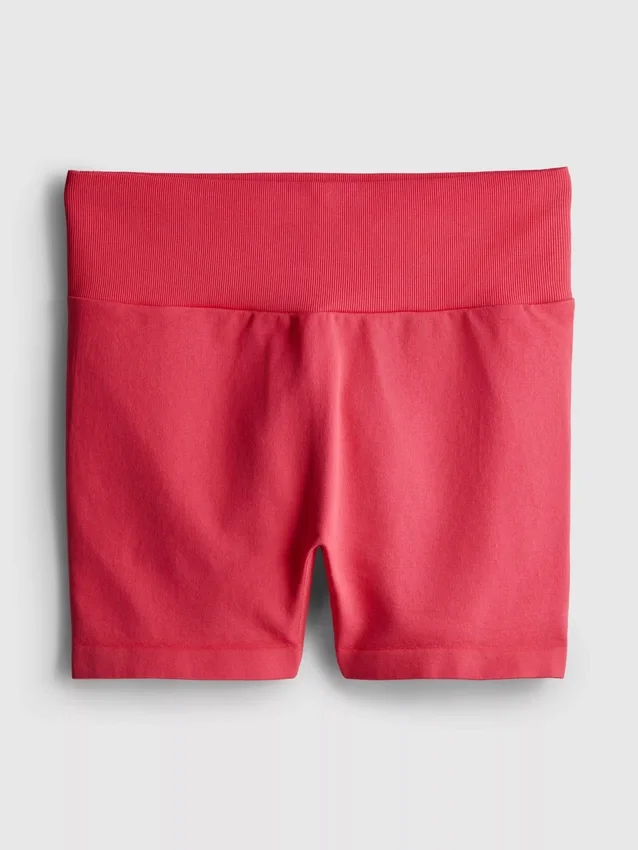 Saumattomat urheilushortsit