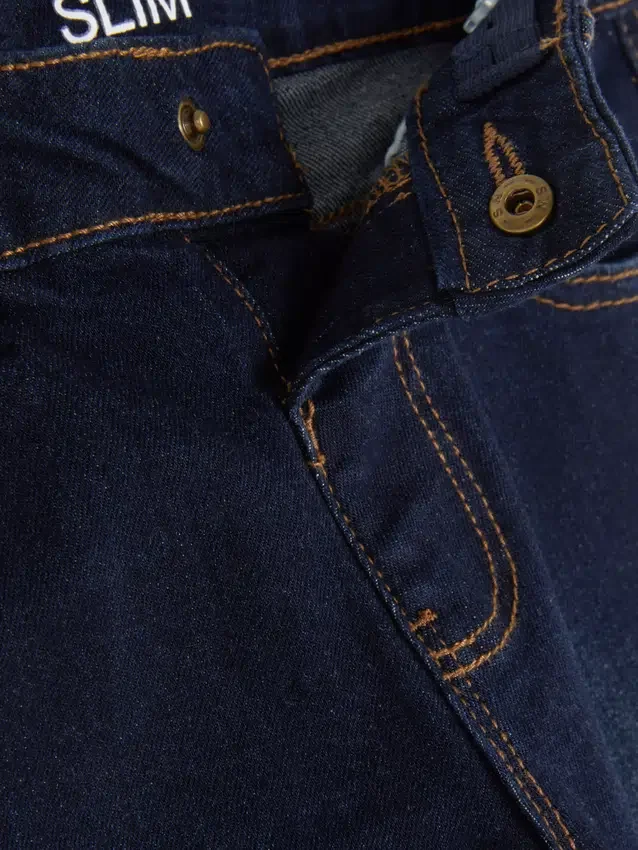 Slim fit -farkut