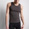 Slim fit -mallinen ribbattu tankkitoppi