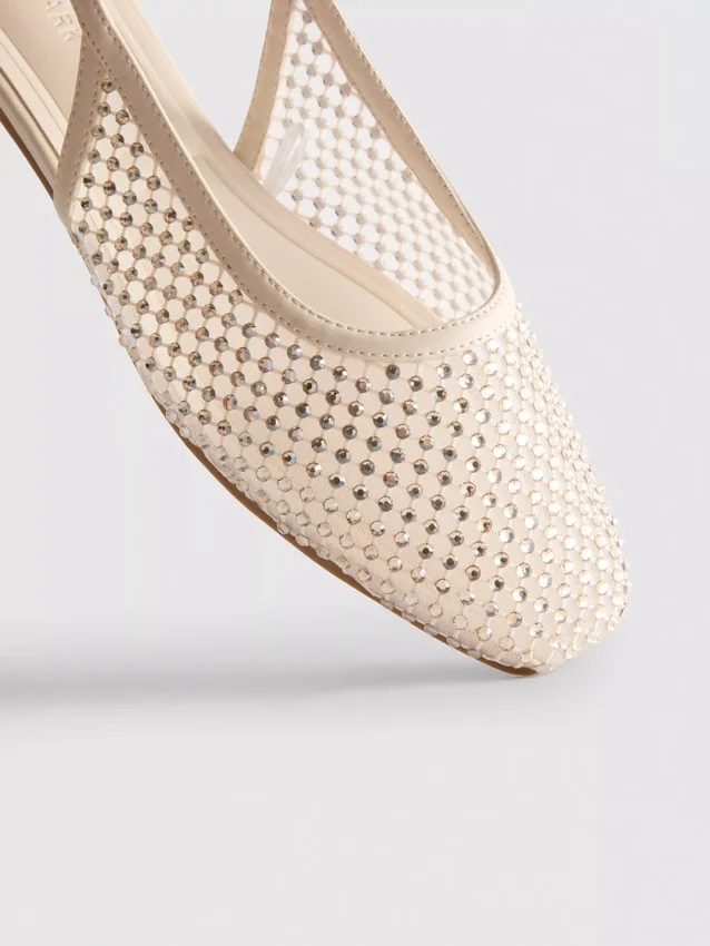Slingback-ballerinat, strassikoristeiset matalat kengät