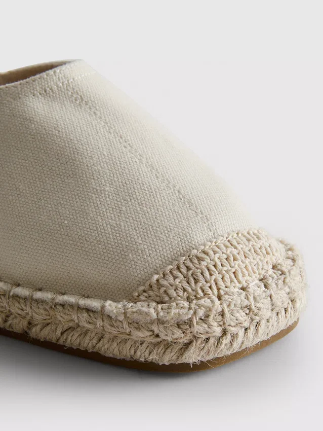 Slingback-espadrillosandaalit