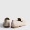 Snaffle-yksityiskohdalla varustetut loaferit