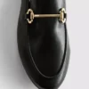 Snaffle-yksityiskohdalla varustetut loaferit