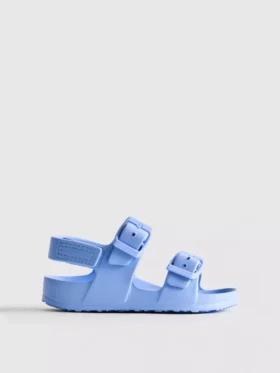 Soljilla varustetut sandaalit