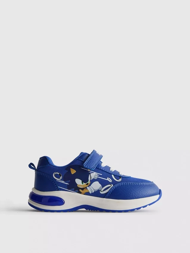 Sonic the Hedgehog -valoa heijastavat tennarit