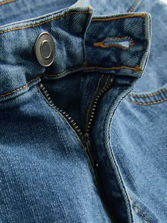 Suorat denimshortsit